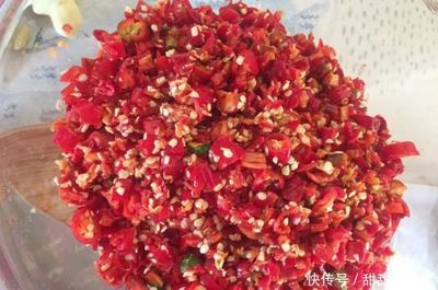 自制剁椒醬,手把手教你,別說學不會啦!